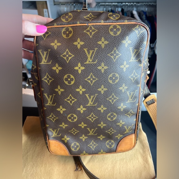 Vintage Louis Vuitton Crossbody - Picture 10 of 17